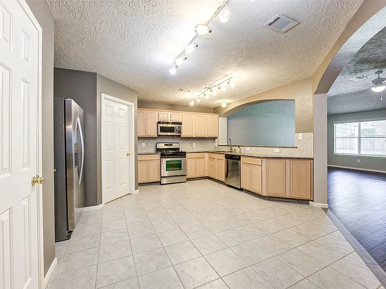 21611 Country Club Green Way — Photo 18