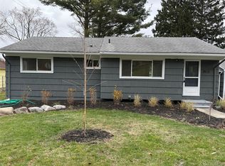 3512 Wilkie St, Waterford, MI 48329