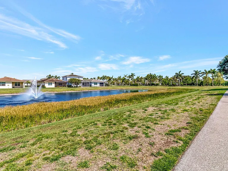 14723 Cumberland Dr #404B — Photo 24