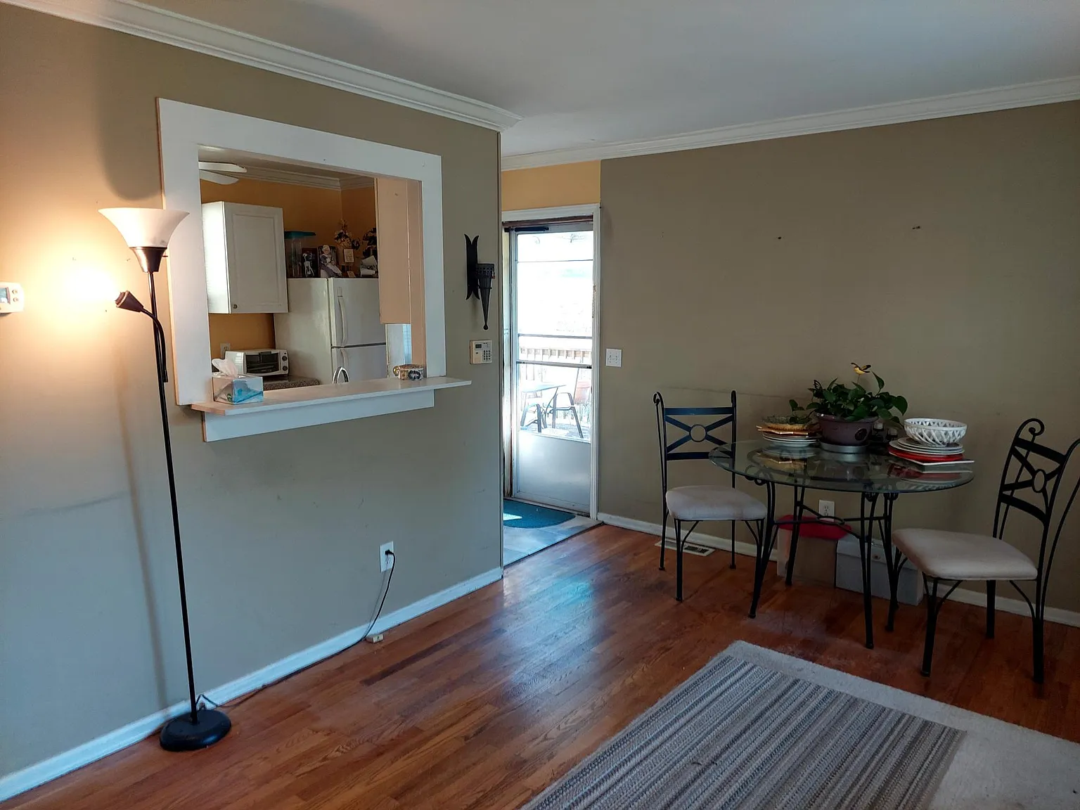 2 bed, 630 sqft, $1,800 — Photo 2