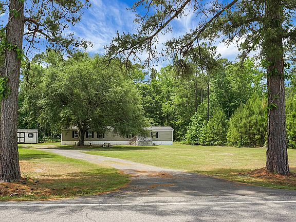 4th image of 605 Country Club Rd