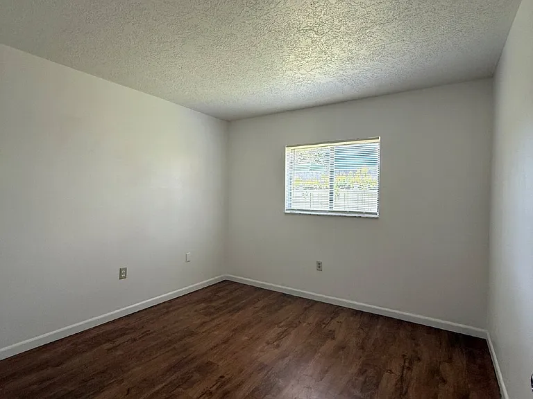 1566 University Ln #905 — Photo 10