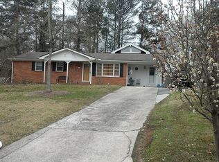 5750 Lakeview Dr, Powder Springs, GA 30127