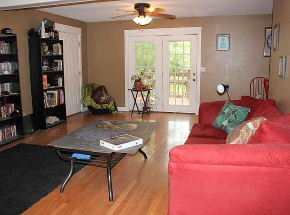 5th image of 109 Oriole St