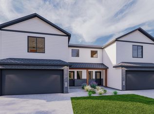 1872 Tobi Ln, Grand Forks, ND 58201