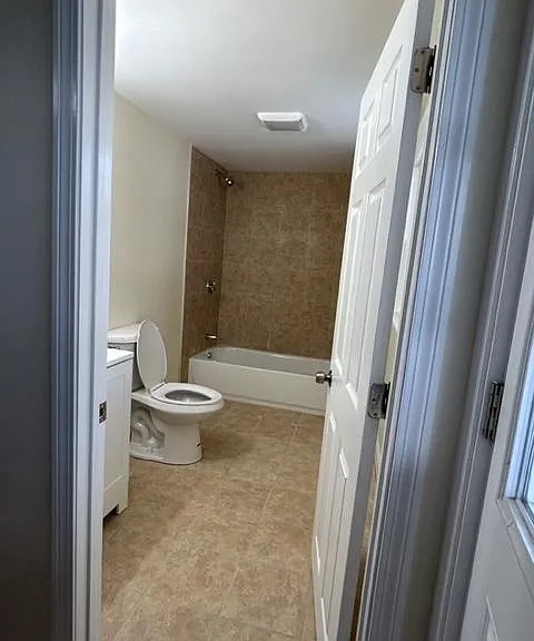 94 Canterbury St #1 — Photo 3