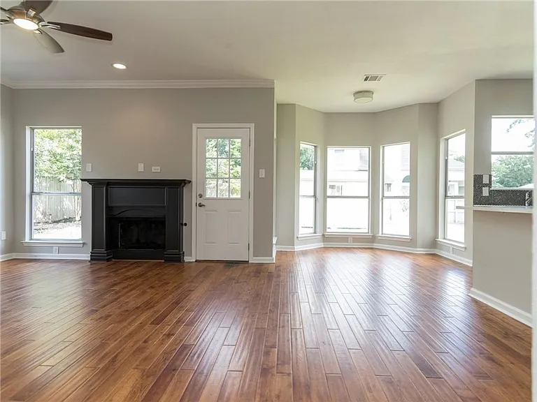 6506 Bramber Ln — Photo 2