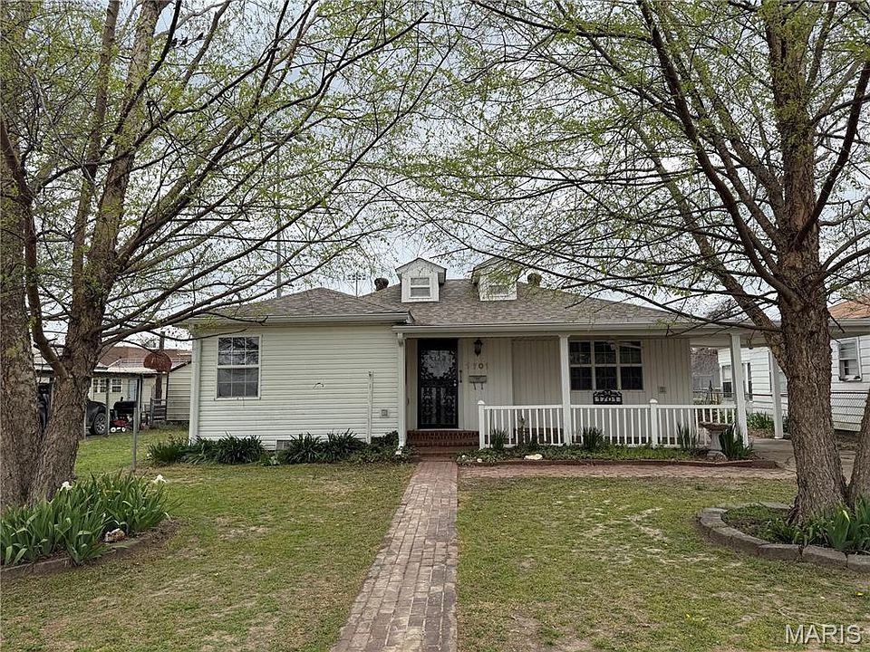 1st image of 1701 Edwards Ave