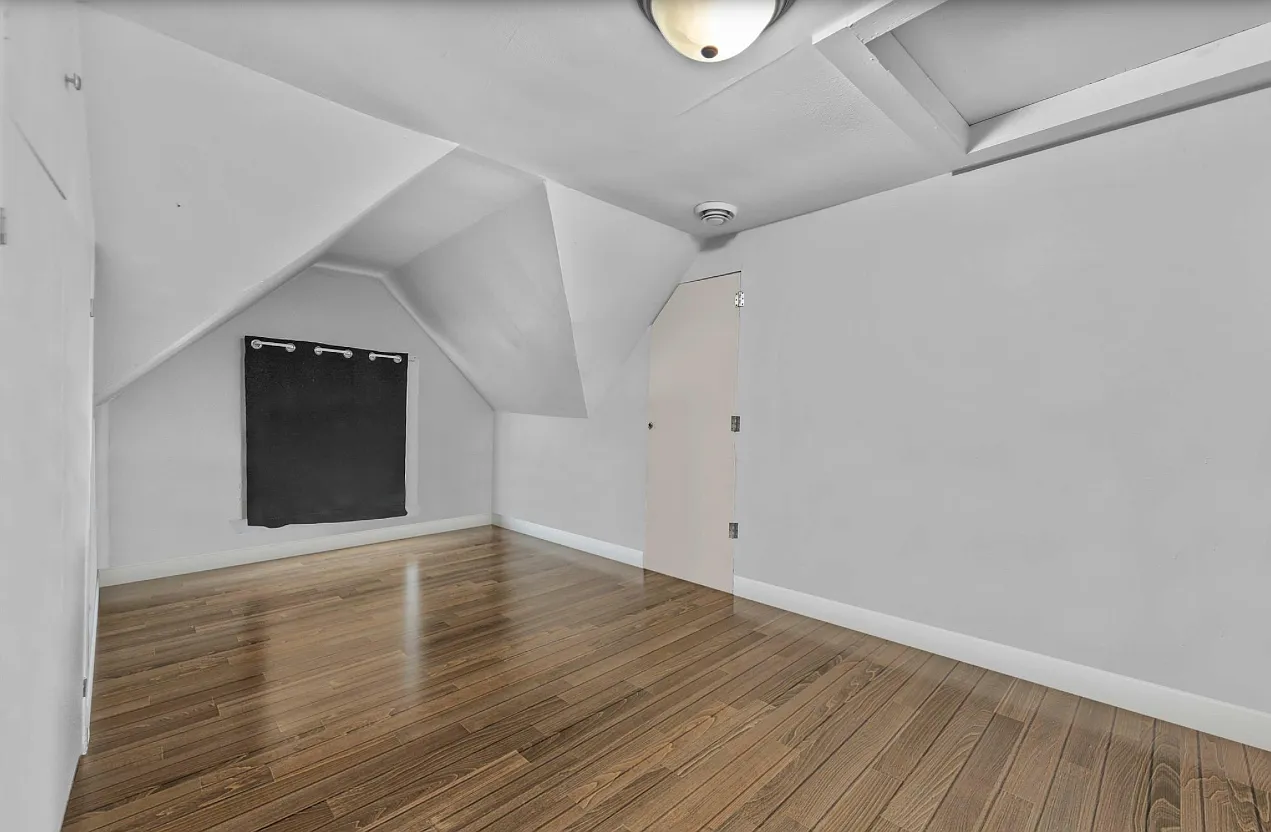 2 bed, 1.5 bath, 492 sqft, $1,200 — Photo 2