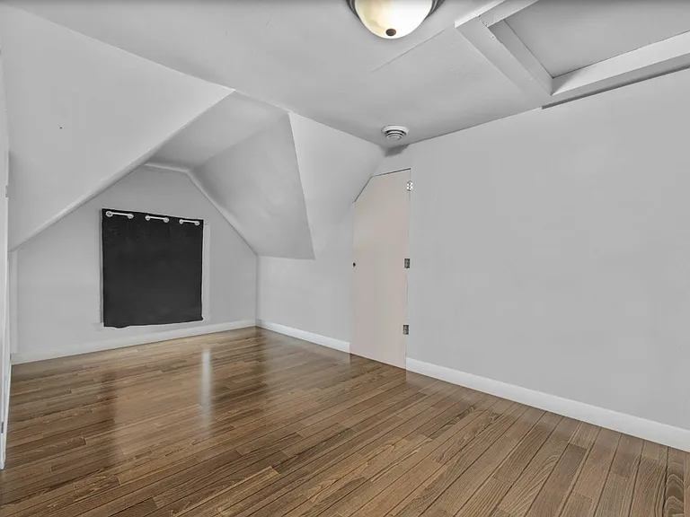 164 Washington St #4 — Photo 2