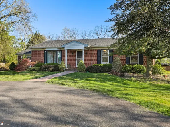 24140 W Main St, Columbus, NJ 08022