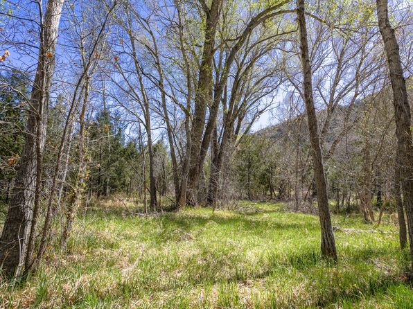 16 Brook Ln, Pecos, NM 87552
