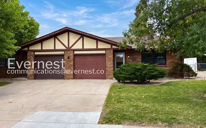 2 bed, 1.0 bath, 968 sqft, $1,595 — Photo 1