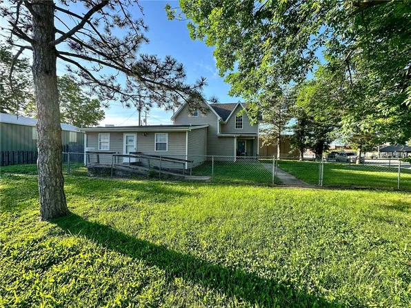 219 S Kansas Ave, Columbus, KS 66725
