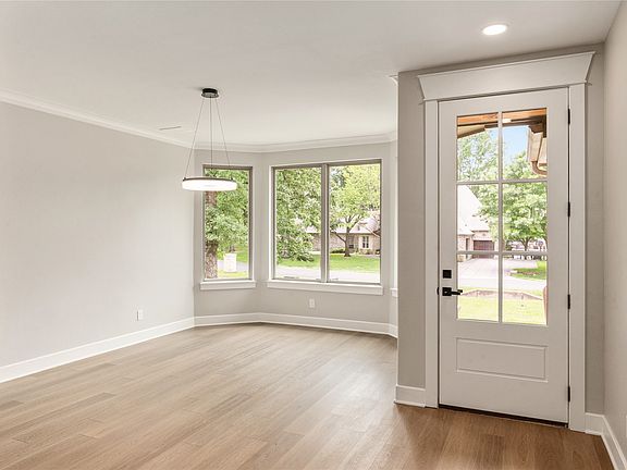 2nd image of 375 Saint Andrews Dr