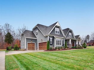 16707 Reinsch Dr, Davidson, NC 28036