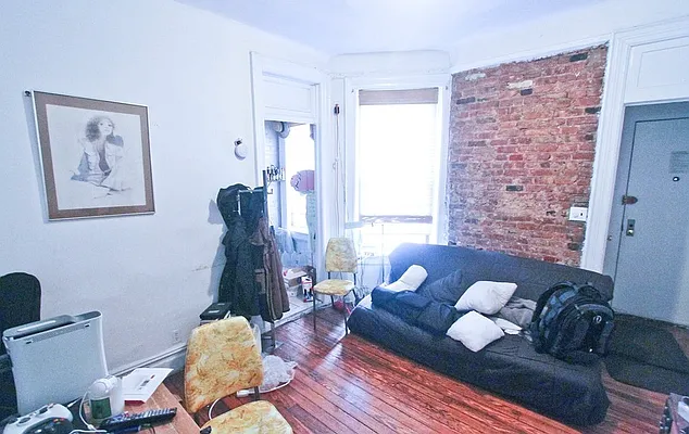 Rented by Jonis Realty | media 8