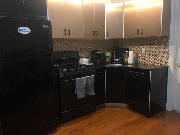 5th image of 219 Manhattan Ave #3L