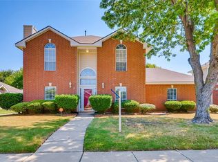 2908 Normandy Ct, Euless, TX 76039