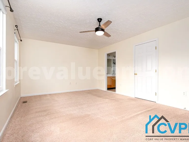 1321 Treasure Dr — Photo 15