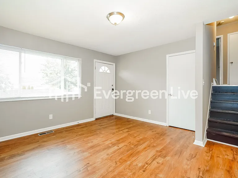2367 Delavan Dr — Photo 3