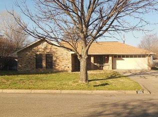 210 Maple Ln, Stephenville, TX 76401