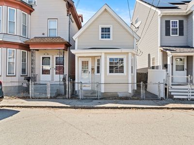 85 Kinsman St, Lowell, MA, 01852