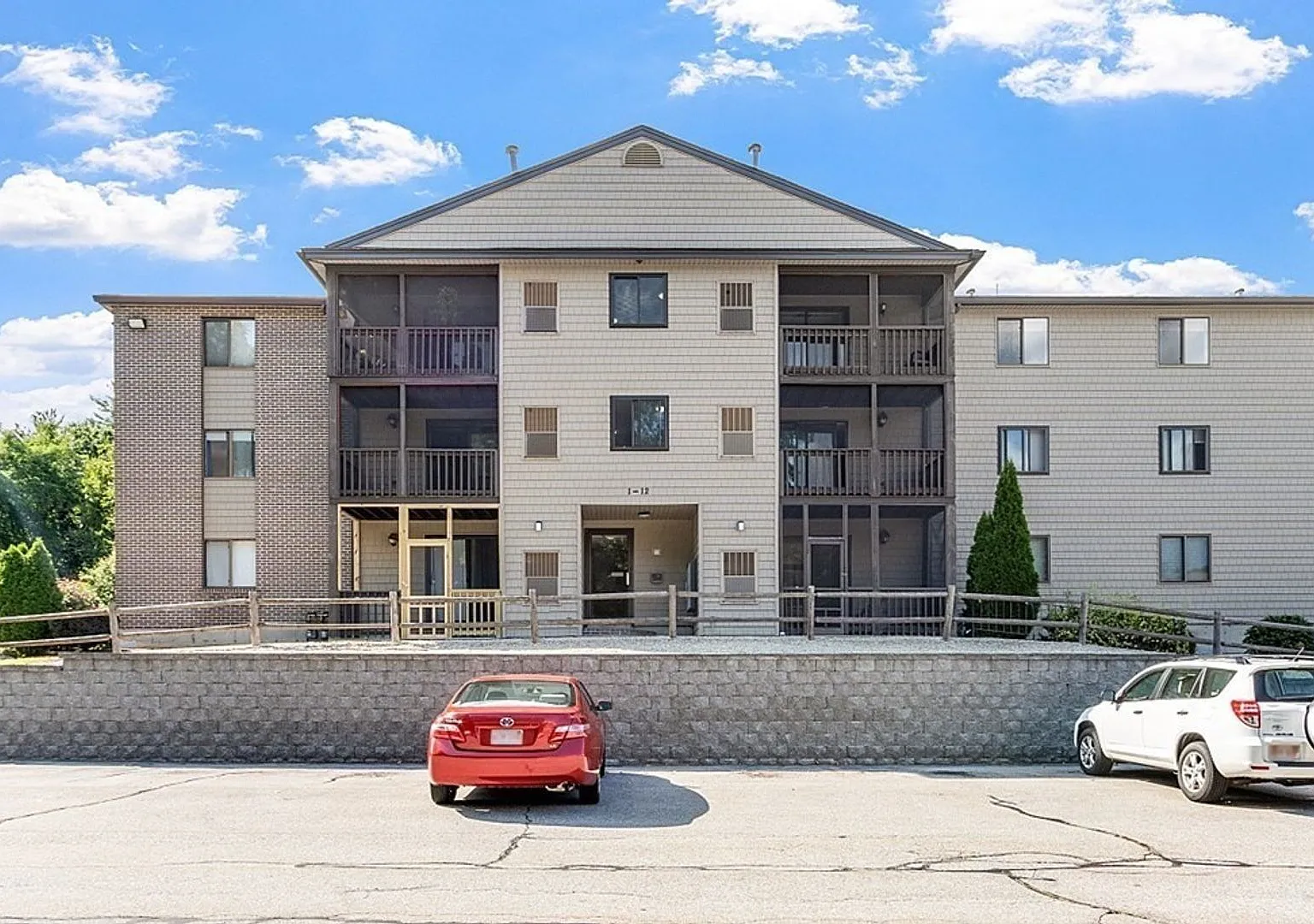 2 Bedroom Condo for Rent - Tyngsboro — Photo 1