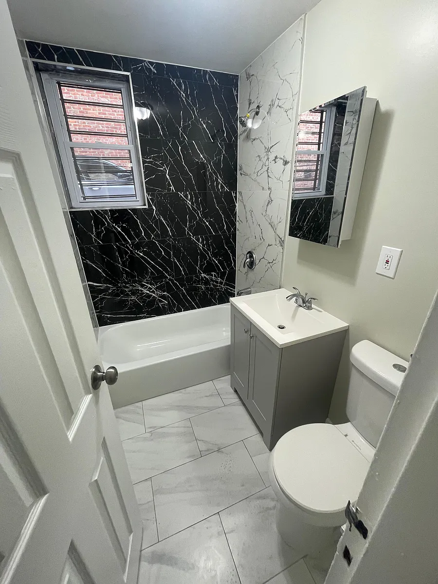 Building Photo - 48 Carteret St #5L