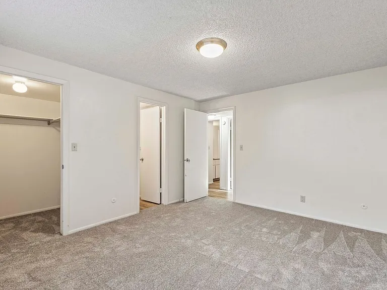 Christopher Village Apartments — Photo 40