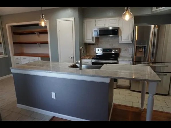 714 E Wall St APT 106, Grapevine, TX 76051