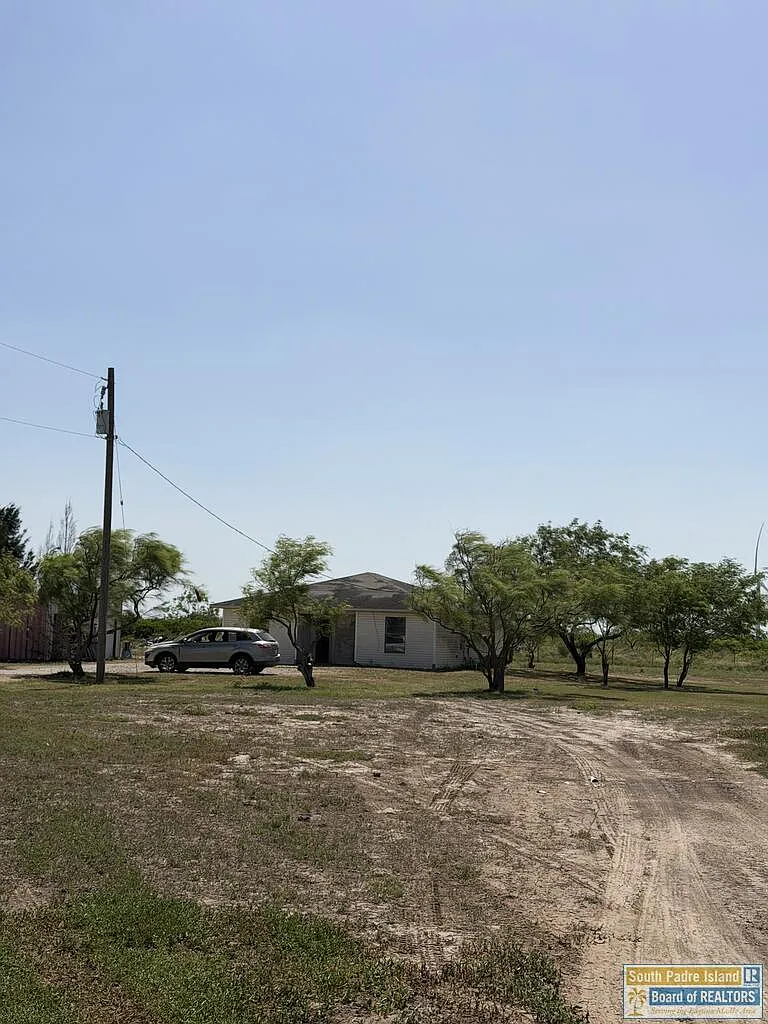 3 bed, 2.0 bath, 1200 sqft, $1,350 — Photo 1