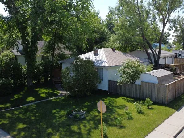 31 N Spruce Ave W, Brooks, AB T1R 0A2