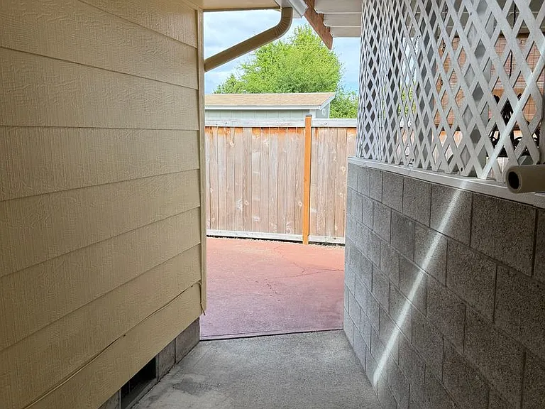 1198 55th Pl — Photo 32