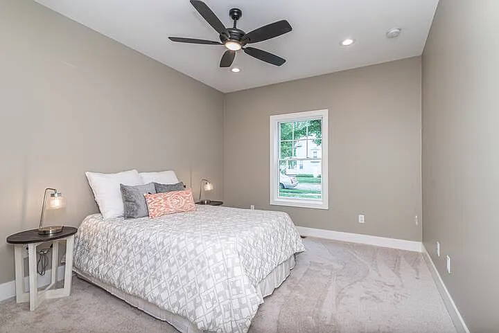 804 Henry St — Photo 21