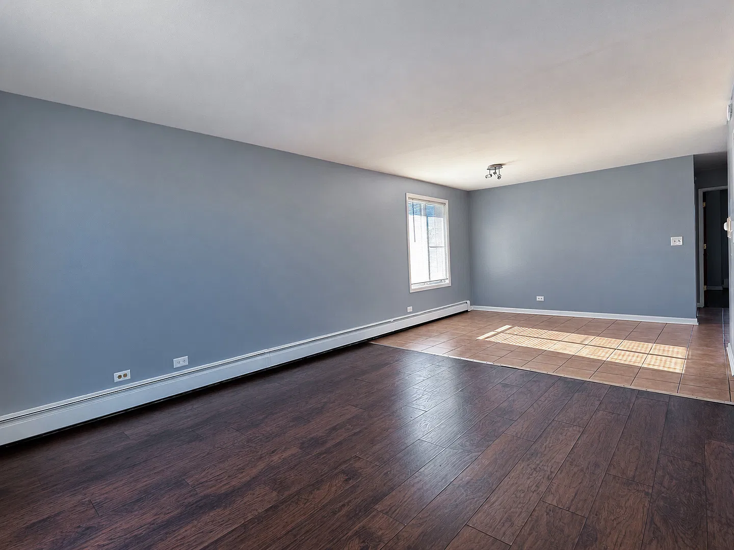 2 bed, 1.5 bath, 890 sqft, $1,800 — Photo 2