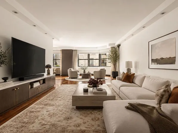 201 E 83rd St APT 8A, New York, NY 10028