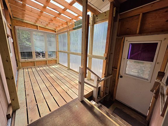 5th image of 1256 Skyline Ln