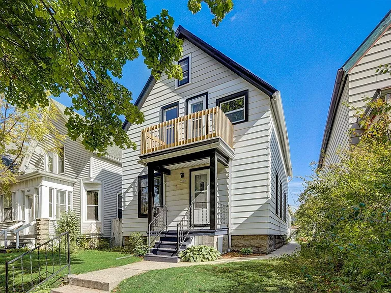 3330 N Fratney St — Photo 1