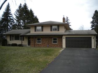 2003 Radatz Ave E, Maplewood, MN 55109