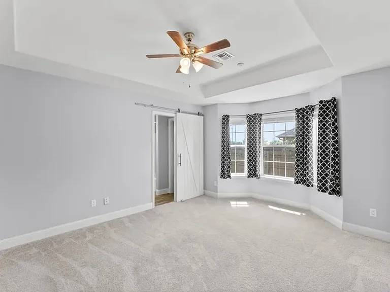 550 Bonanza St — Photo 12