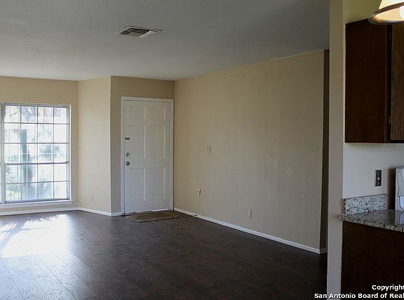 3rd image of 7015 Glen Chase Dr