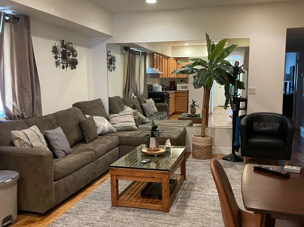 950 S Kenmore Ave, Los Angeles, CA 90006