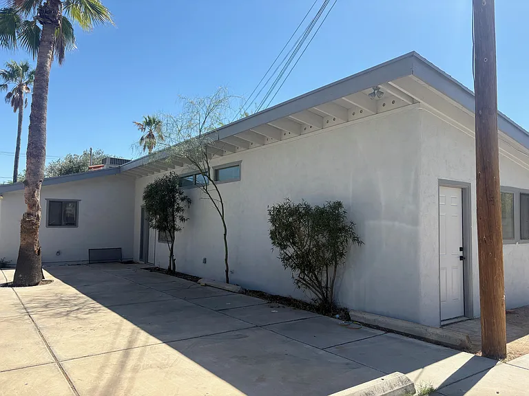 3213 E Blacklidge, Unit 2