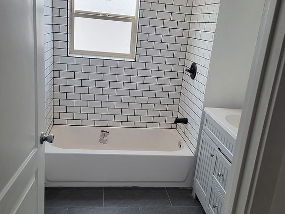 3rd image of 541 W 46th St