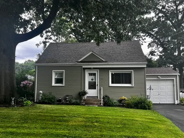 15 Conrad St, Chicopee, MA 01013