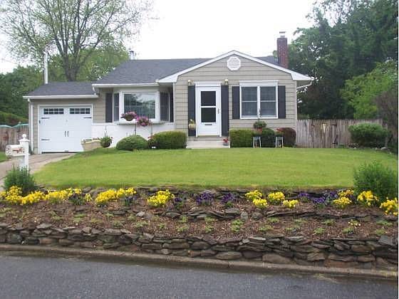 1st image of 9 Byrd Ct