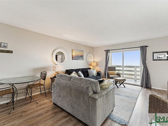 4th image of 85 Van Horne Street #14C