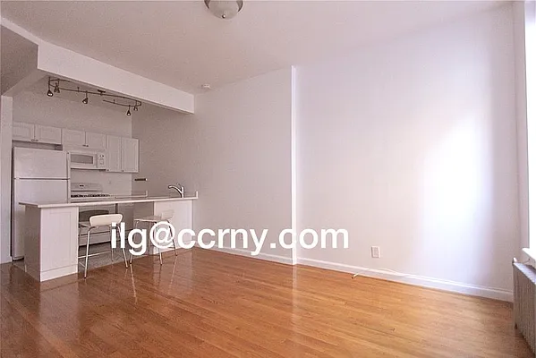 Rented by City Connections Realty | media 20