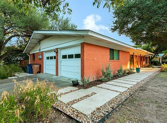 3rd image of 3907 Vineland Dr